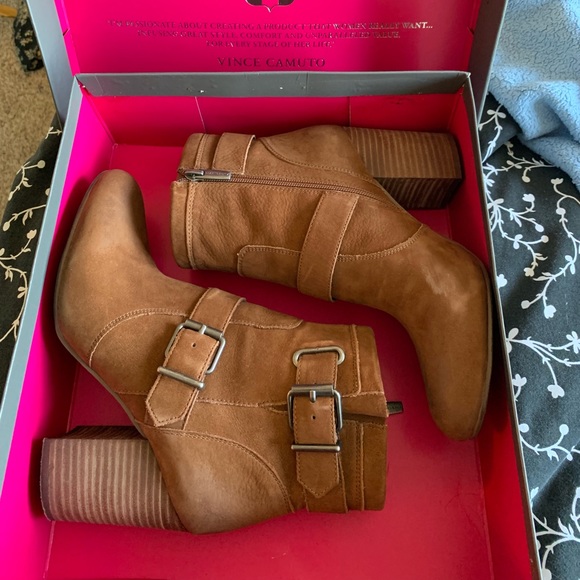 Vince Camuto Shoes - LIKE NEW Vince Camuto heeled booties